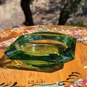 Vtg Mid Century Modern Green Glass Ashtray Octagon Faceted Heavy Thick Cigar